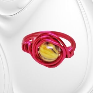 🌲10/$20. Hardwired Ring with Beautiful Center Stone